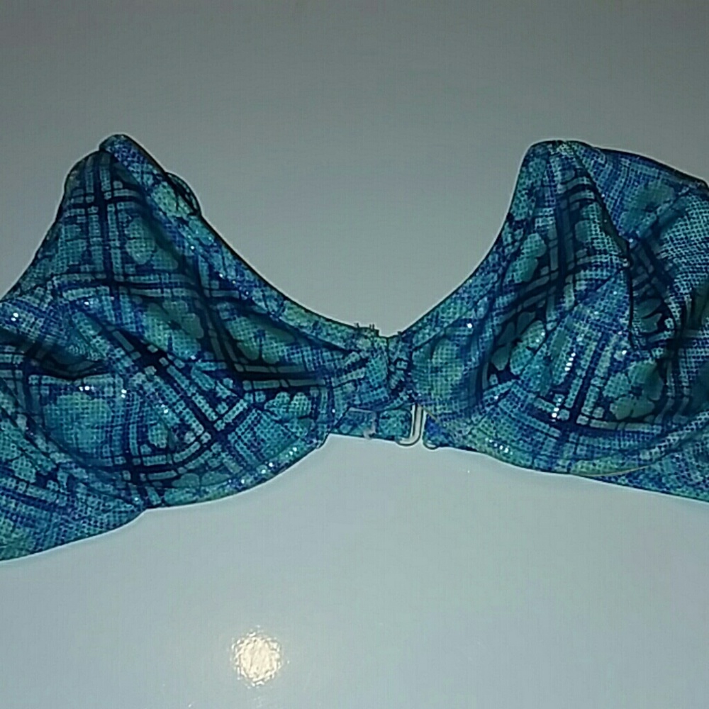 🍀Swim top 4leaf clover